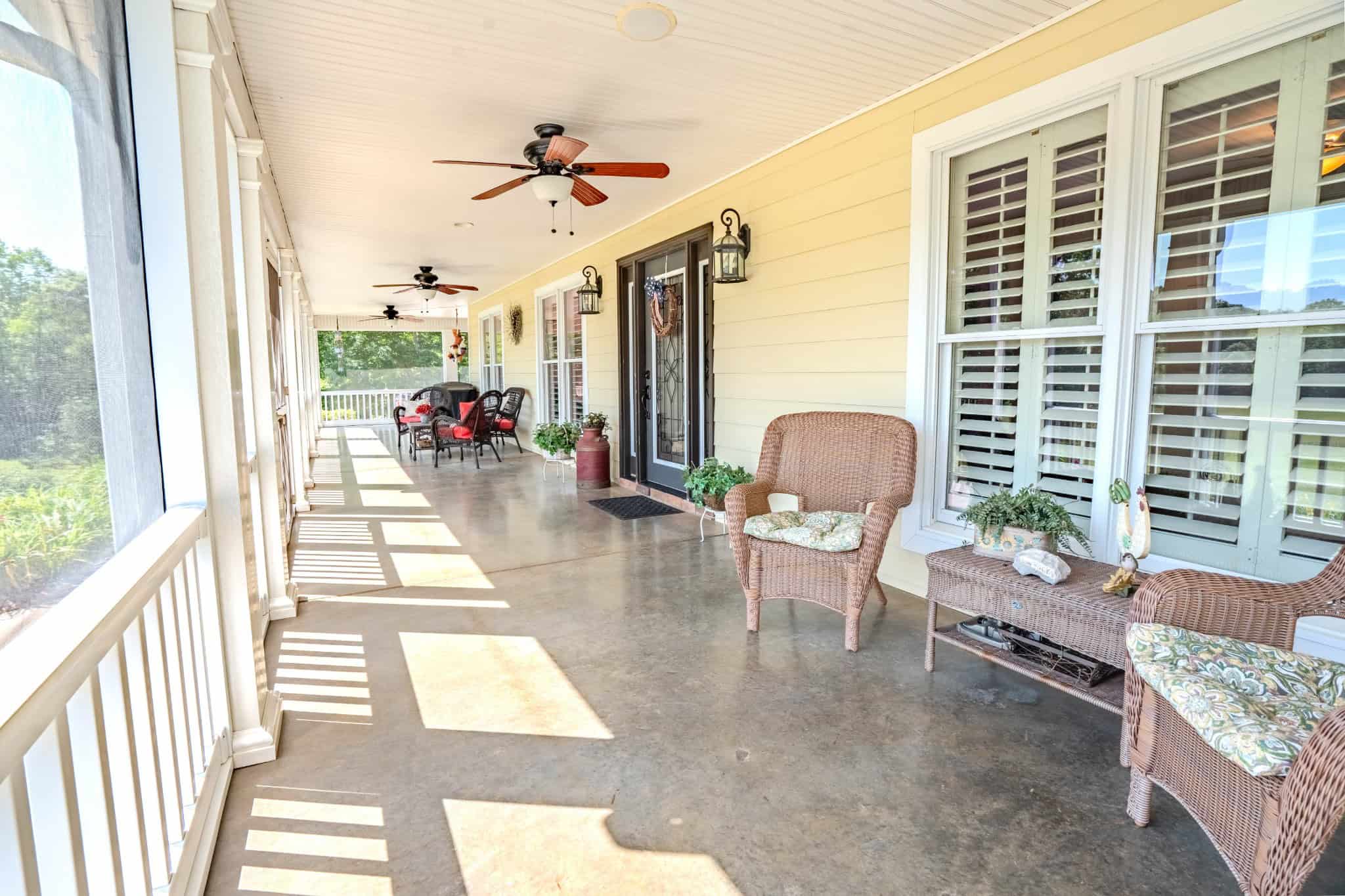 PRIVATE 394 ACRE TENNESSEE ESTATE WITH HOME, SHOP, CREEK, POND,TEARMING WITH WHITETAIL DEER AND TURKEY