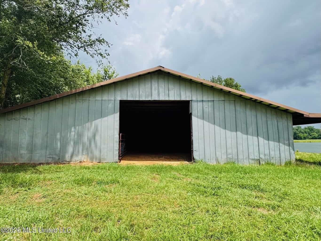 Gillsburg MS Farmhouse Estate on 99 Acres