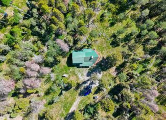 Cabin retreat in Mountains with Hiking, Hunting, and Fishing