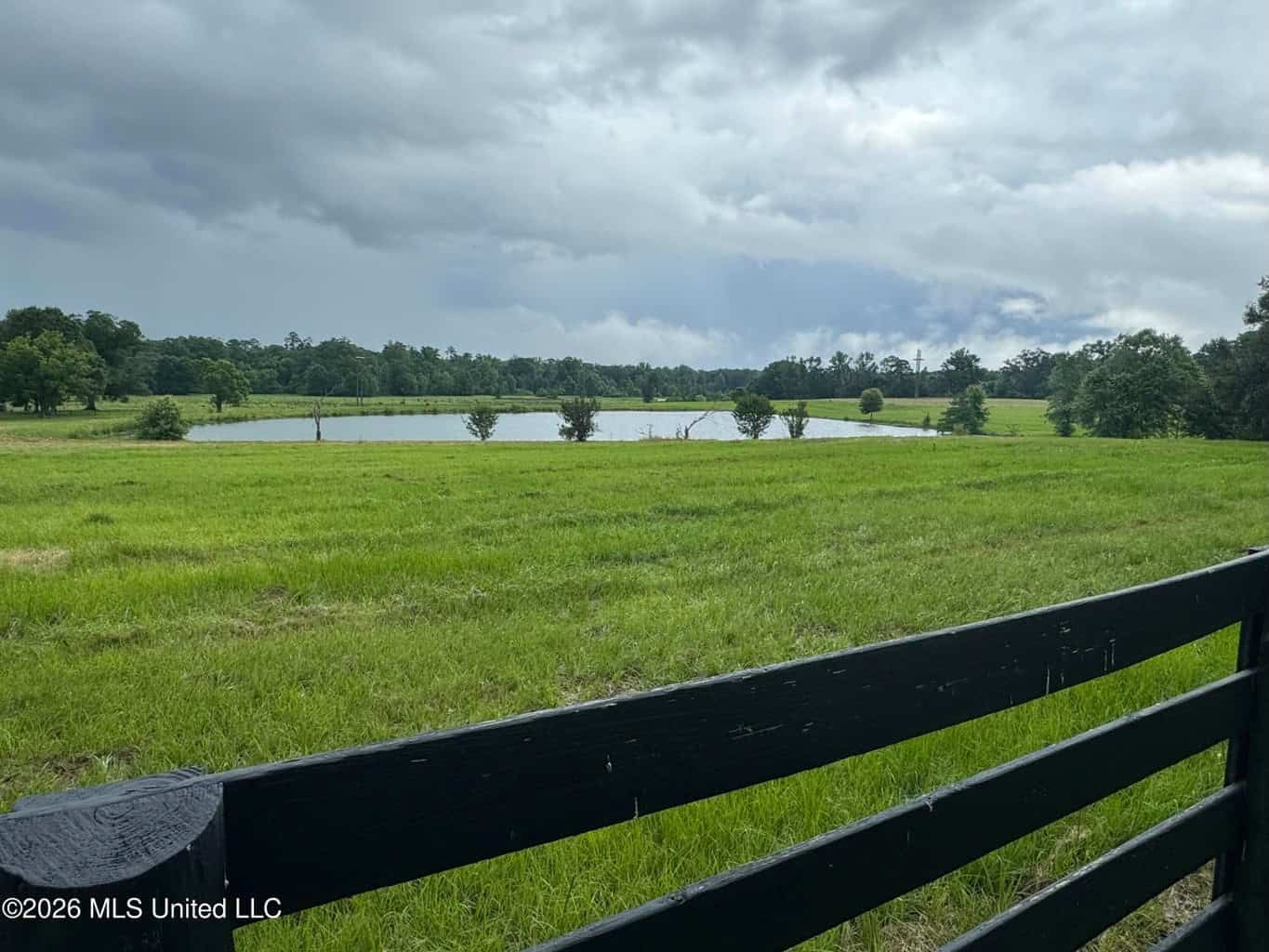 Gillsburg MS Farmhouse Estate on 99 Acres