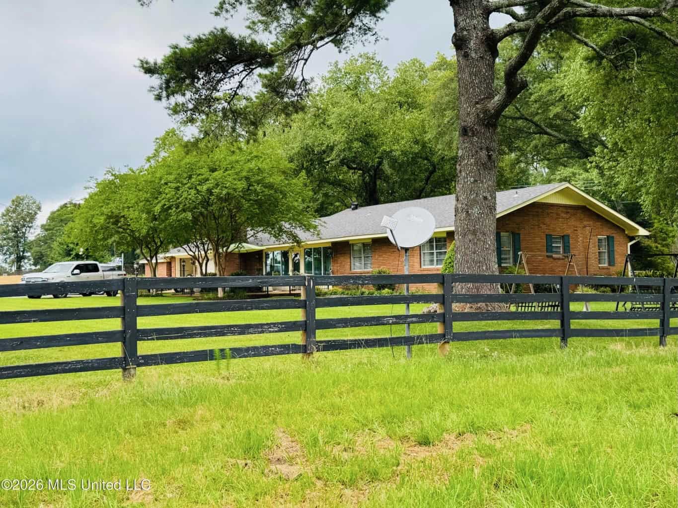 Gillsburg MS Farmhouse Estate on 99 Acres