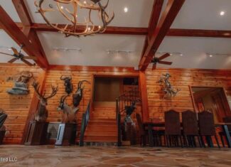158± Acres with Custom Homes in Oakdale, Louisiana