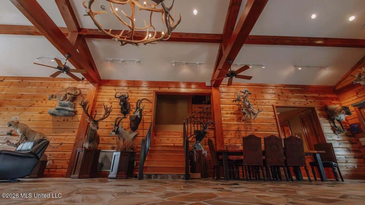 158± Acres with Custom Homes in Oakdale, Louisiana