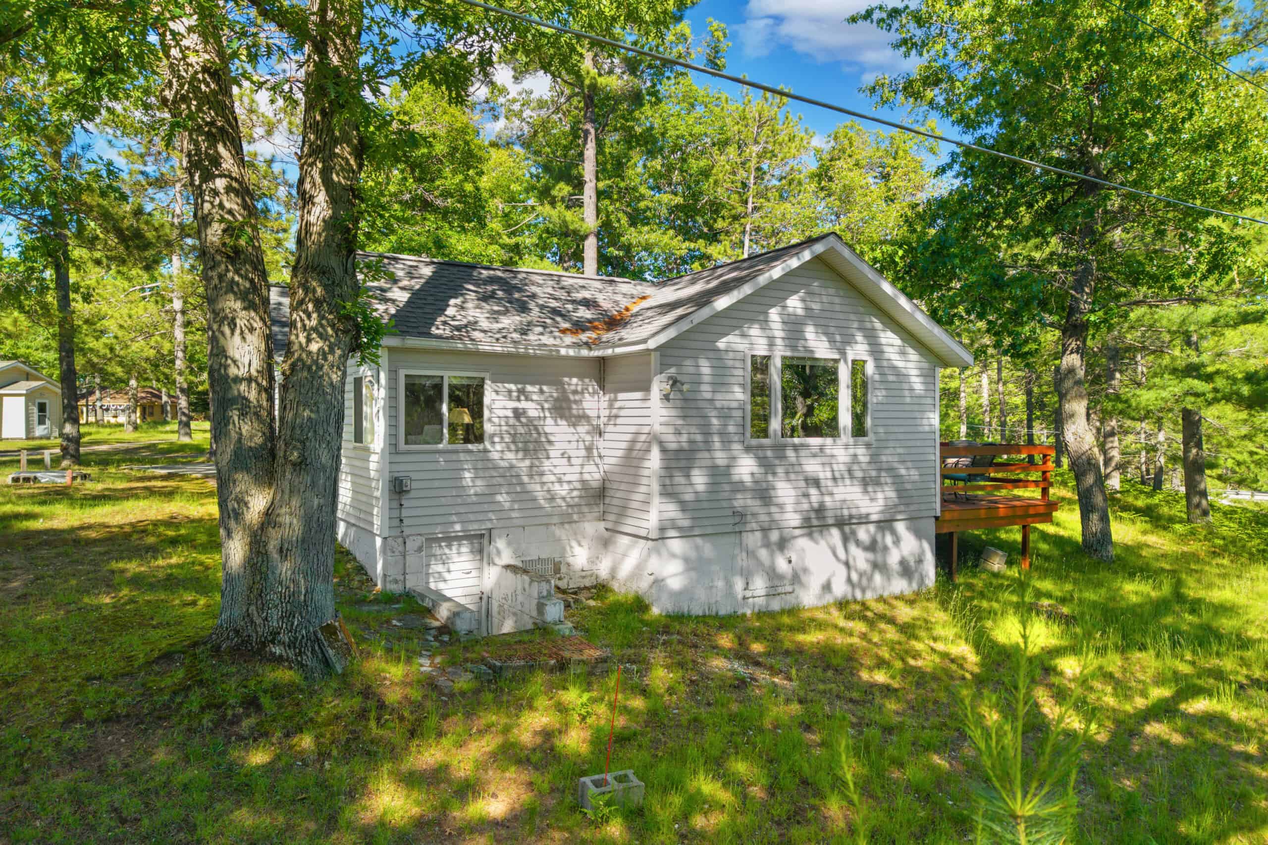 Classic Canada Creek Ranch Log Cabin with Lake Geneva Views