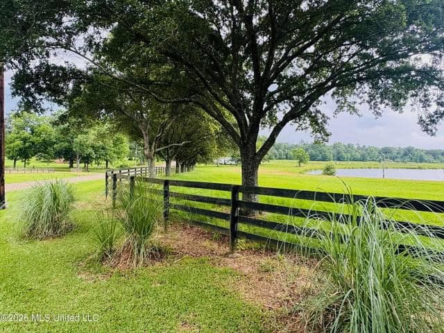 Gillsburg MS Farmhouse Estate on 72 Acres