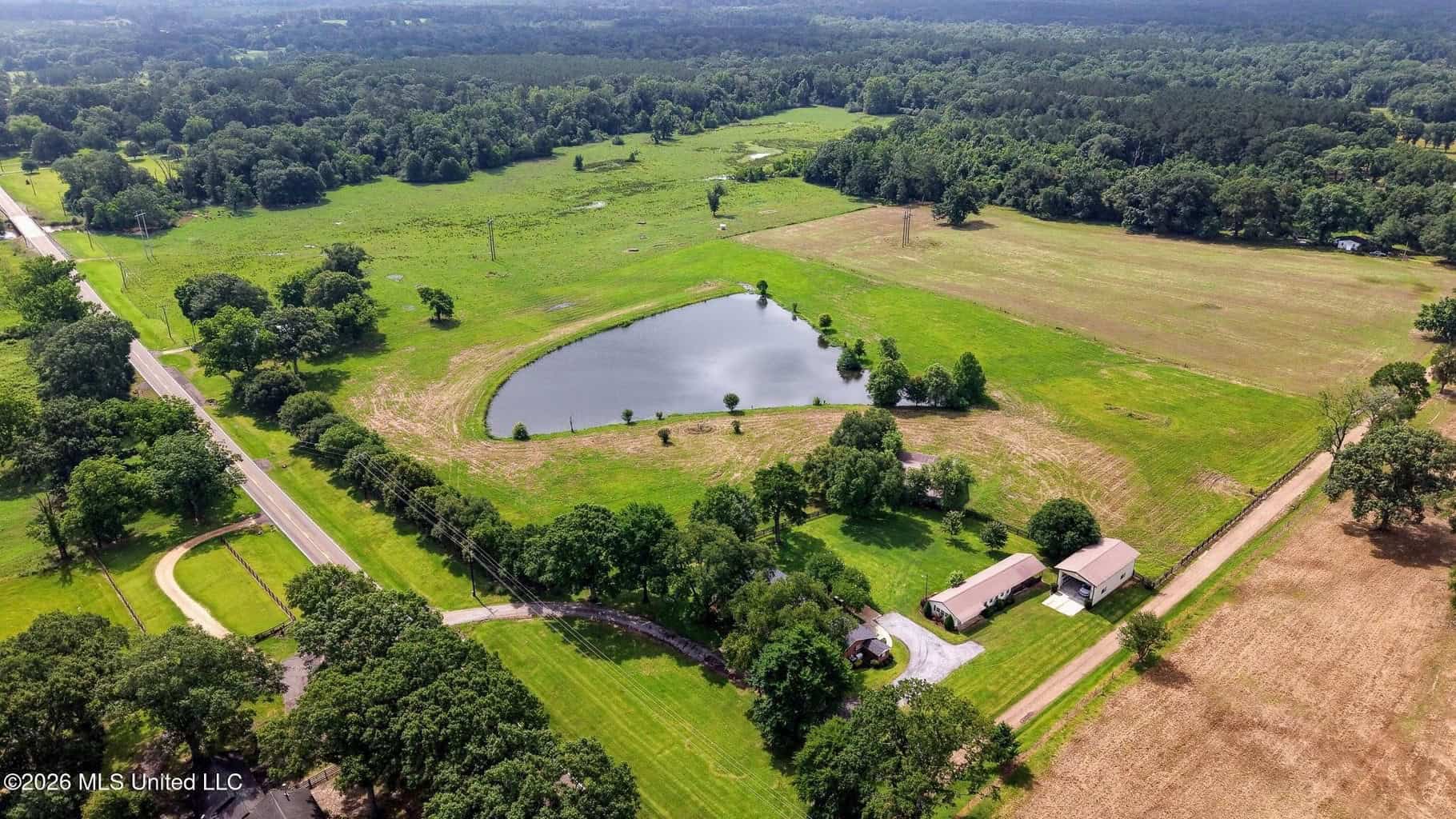 Gillsburg MS Farmhouse Estate on 99 Acres
