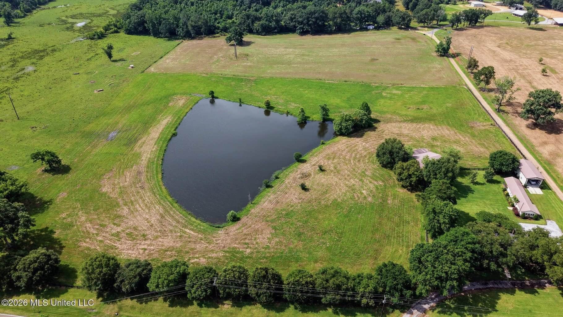Gillsburg MS Farmhouse Estate on 99 Acres