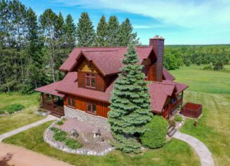 274 ± Acre Luxury Ranch & Hunting Estate | Butternut, WI