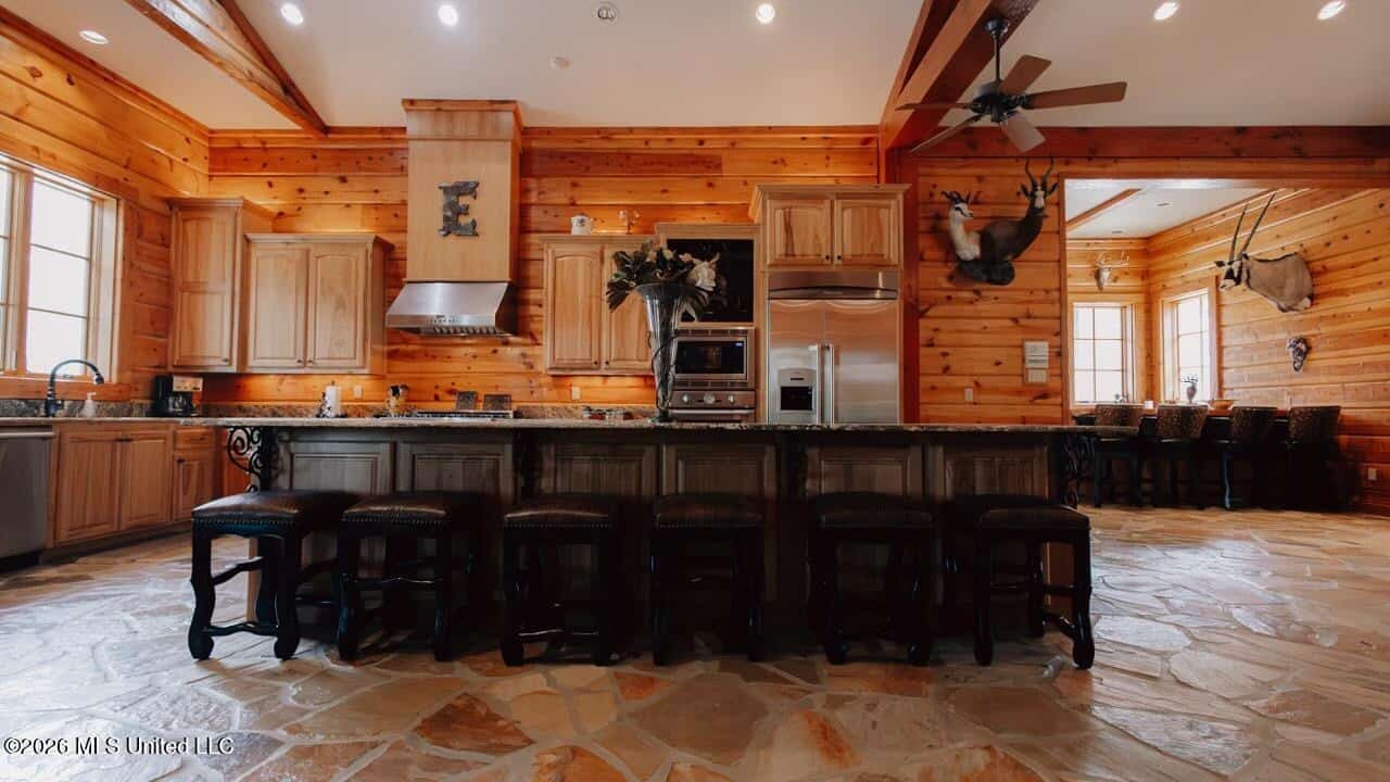 158± Acres with Custom Homes in Oakdale, Louisiana
