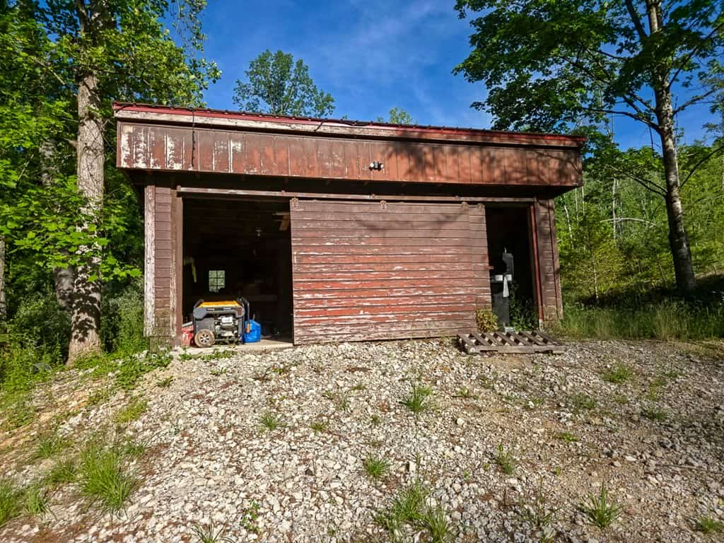 BIG ACREAGE, TRAILS, WILDLIFE!