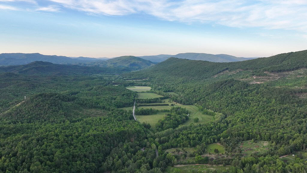 BIG ACREAGE, TRAILS, WILDLIFE!