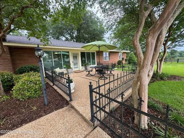 Gillsburg MS Farmhouse Estate on 72 Acres