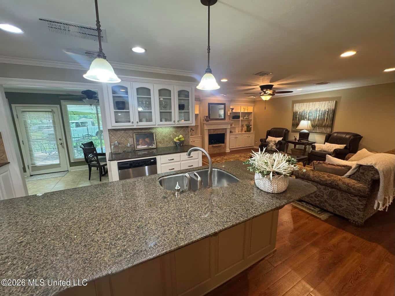 Gillsburg MS Farmhouse Estate on 99 Acres