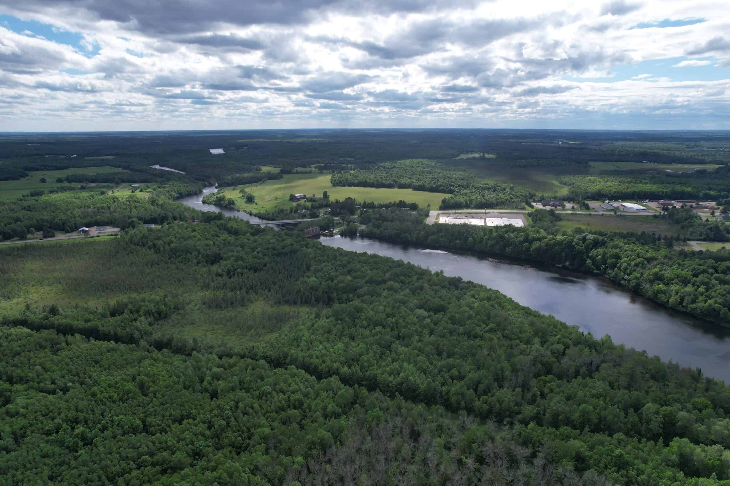 58 ± Acres Near Park Falls With Whitetail Hunting