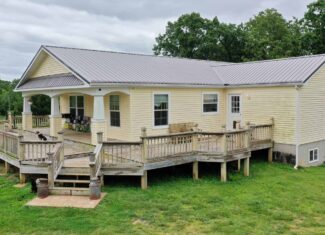Ozark Homestead and Land for Sale in Salem, MO