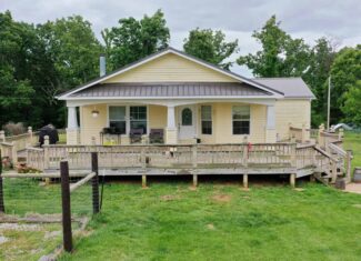 Ozark Homestead and Land for Sale in Salem, MO
