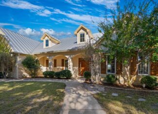 Luxury Hill Country Home with Acreage to Hunt