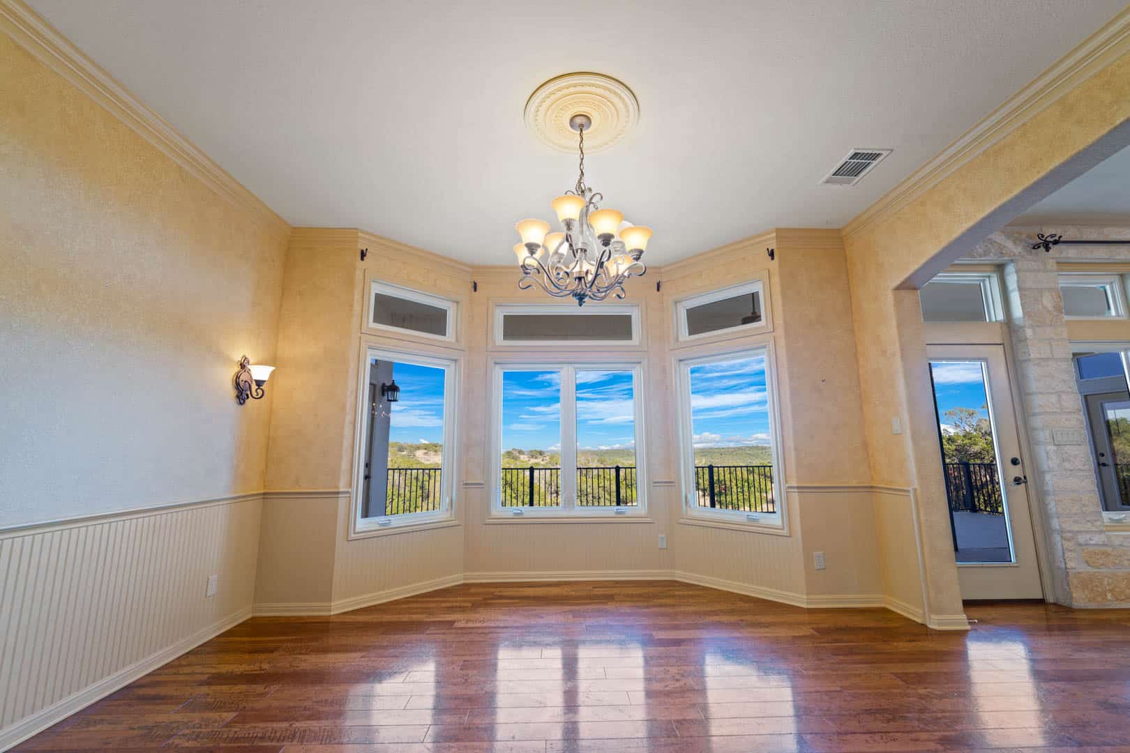 Luxury Hill Country Home with Acreage to Hunt