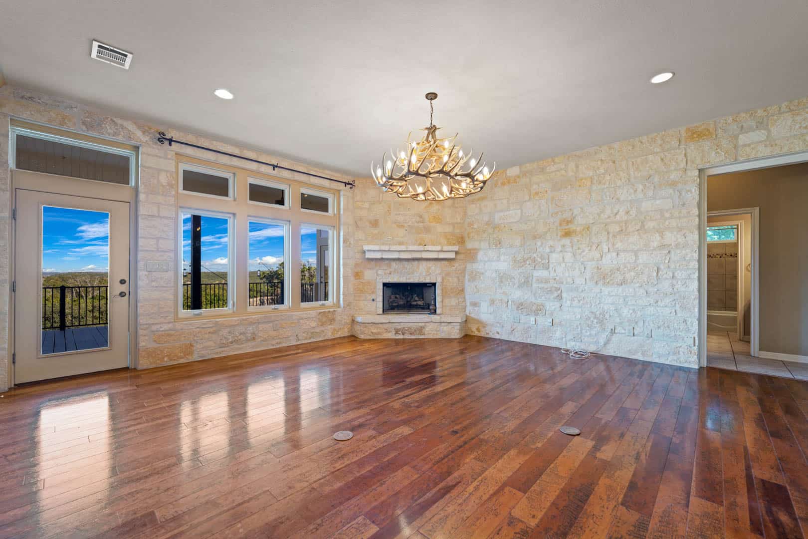 Luxury Hill Country Home with Acreage to Hunt