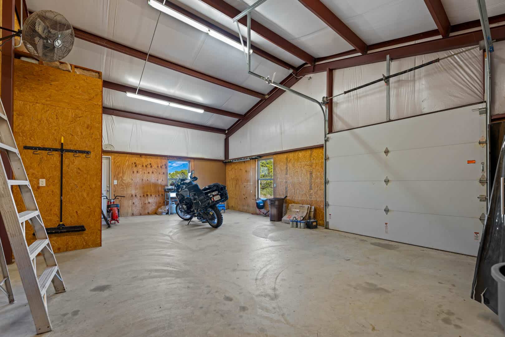 Luxury Hill Country Home with Acreage to Hunt