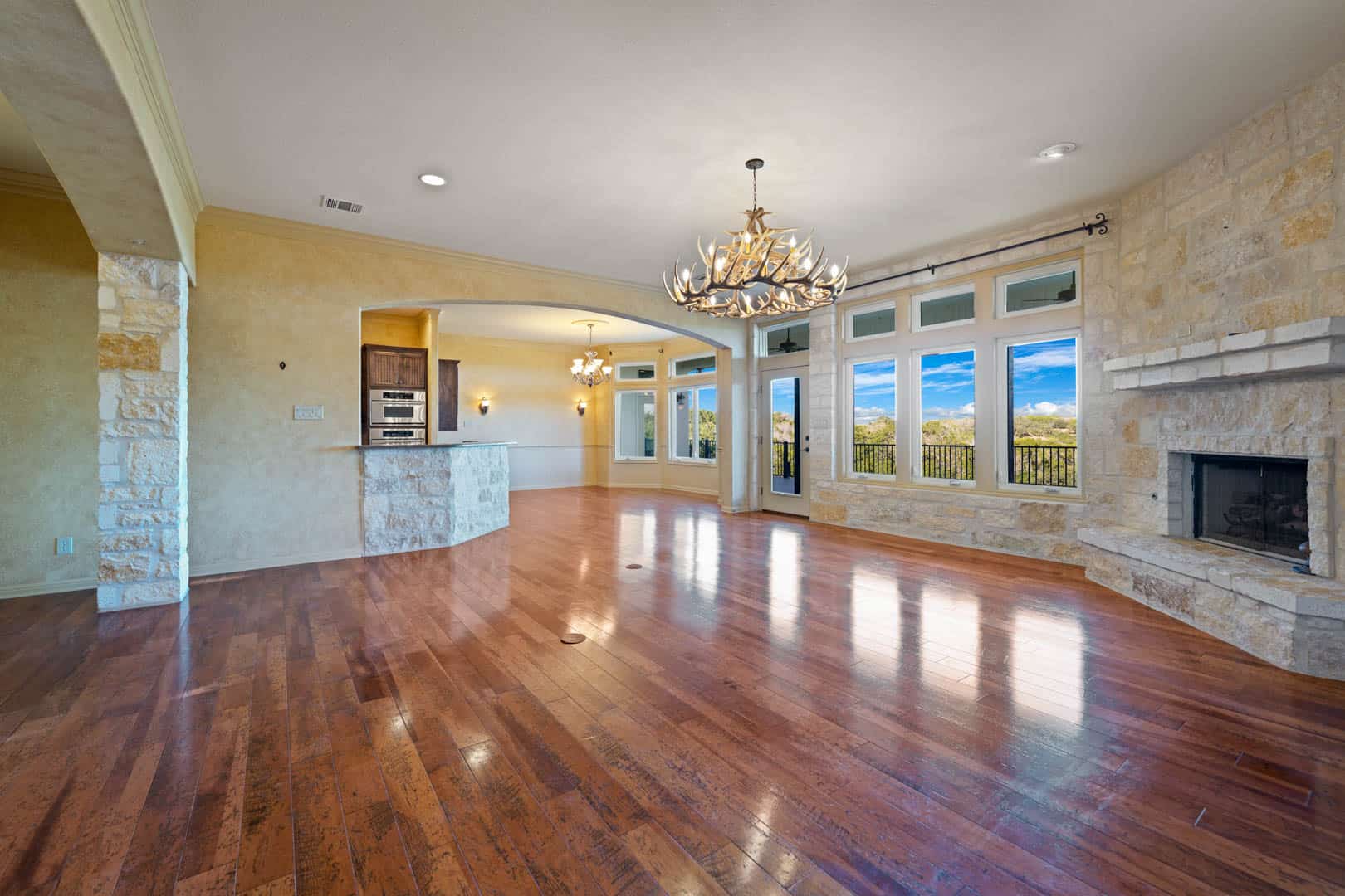 Luxury Hill Country Home with Acreage to Hunt