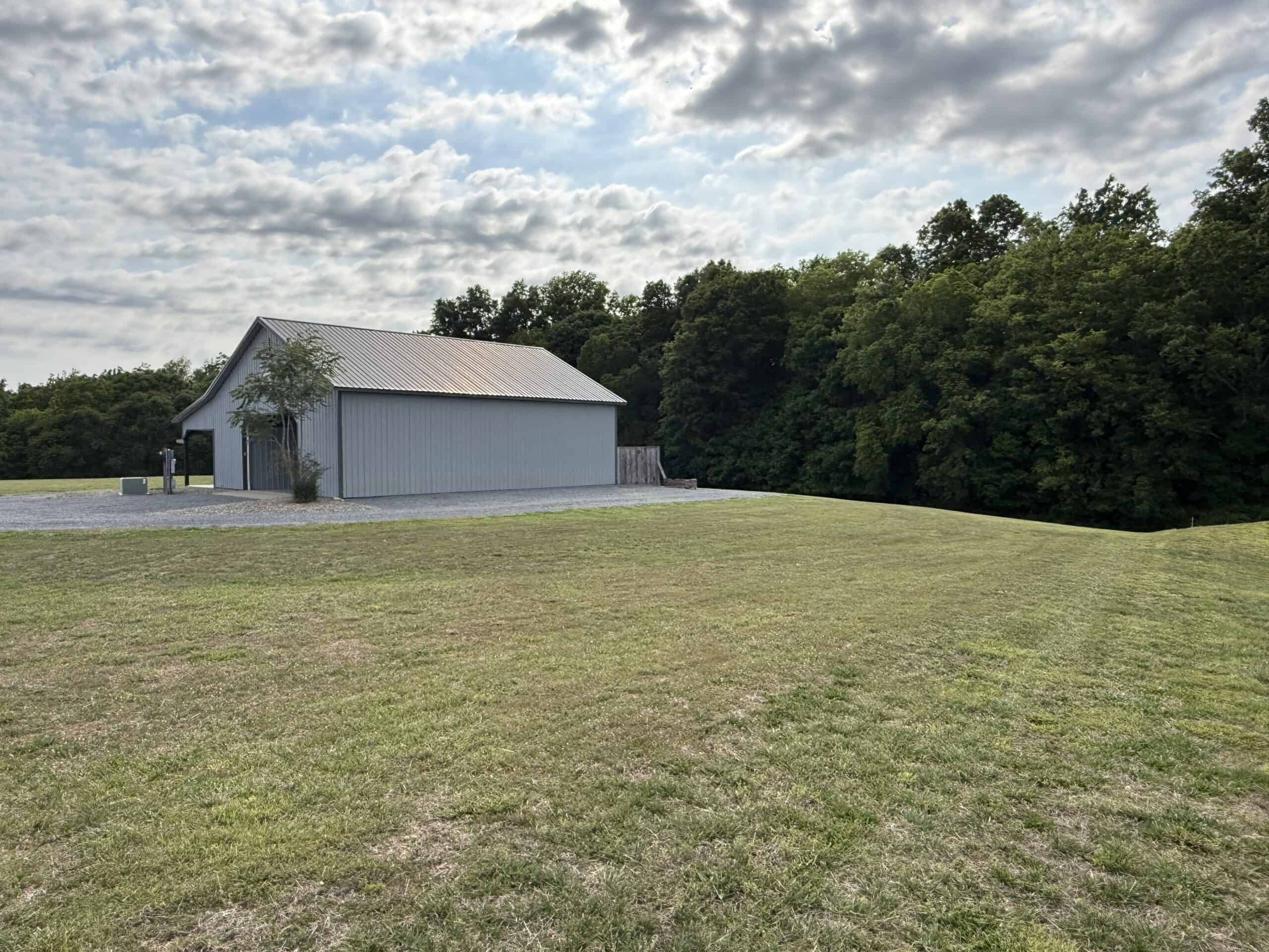 Barndomimium, RV Hook-Up & 11 Acres adjacent to Green River Lake Campbellsville, KY 42718