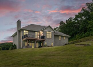 Luxury Vernon County Estate on 141 Acres with Organic Farmland, Views & Hunting