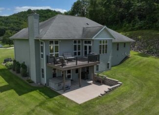 Luxury Vernon County Estate on 141 Acres with Organic Farmland, Views & Hunting