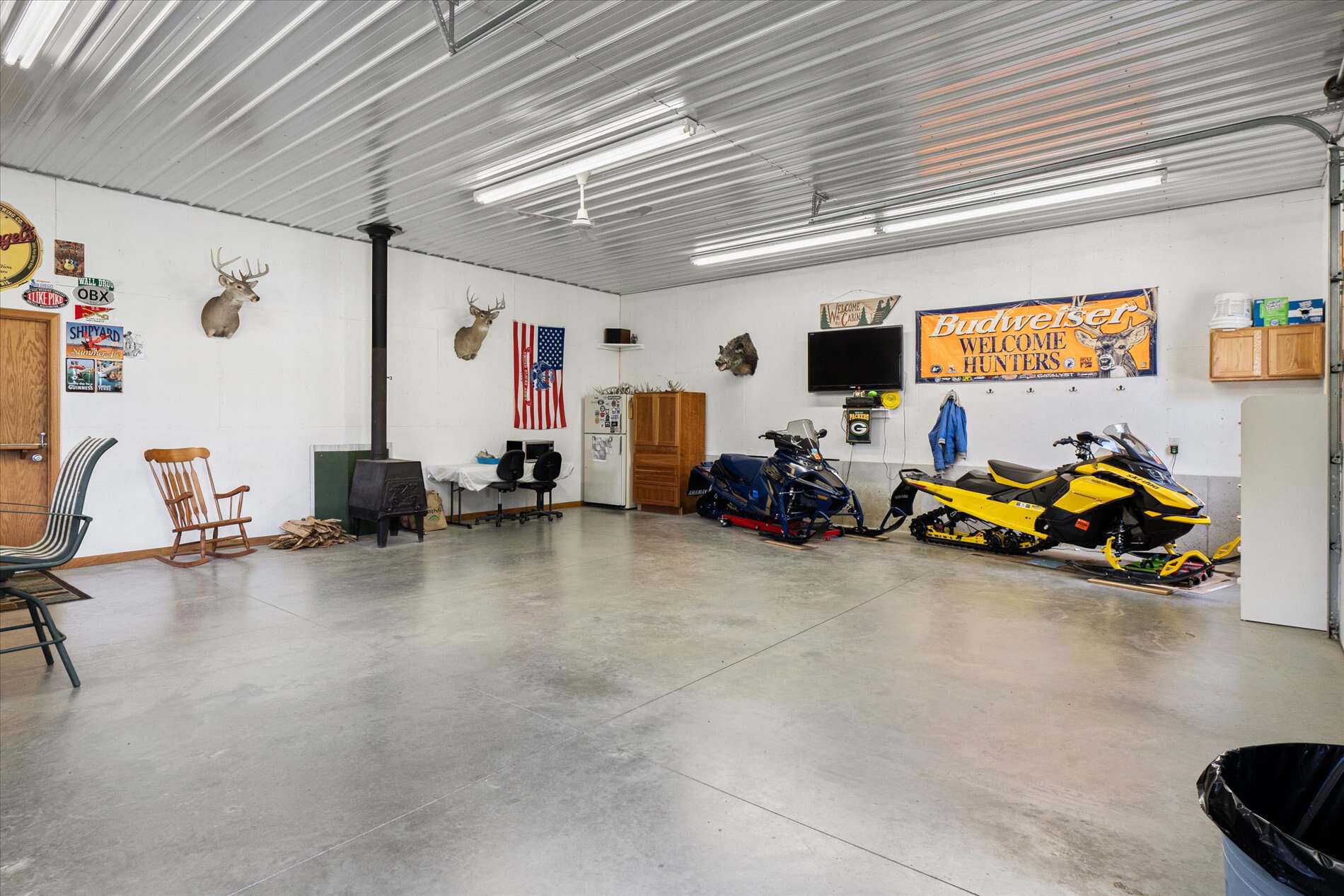 Luxury Vernon County Estate on 141 Acres with Organic Farmland, Views & Hunting