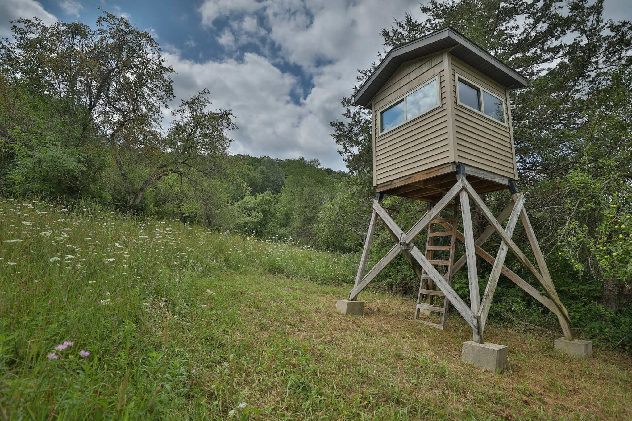 Luxury Vernon County Estate on 141 Acres with Organic Farmland, Views & Hunting