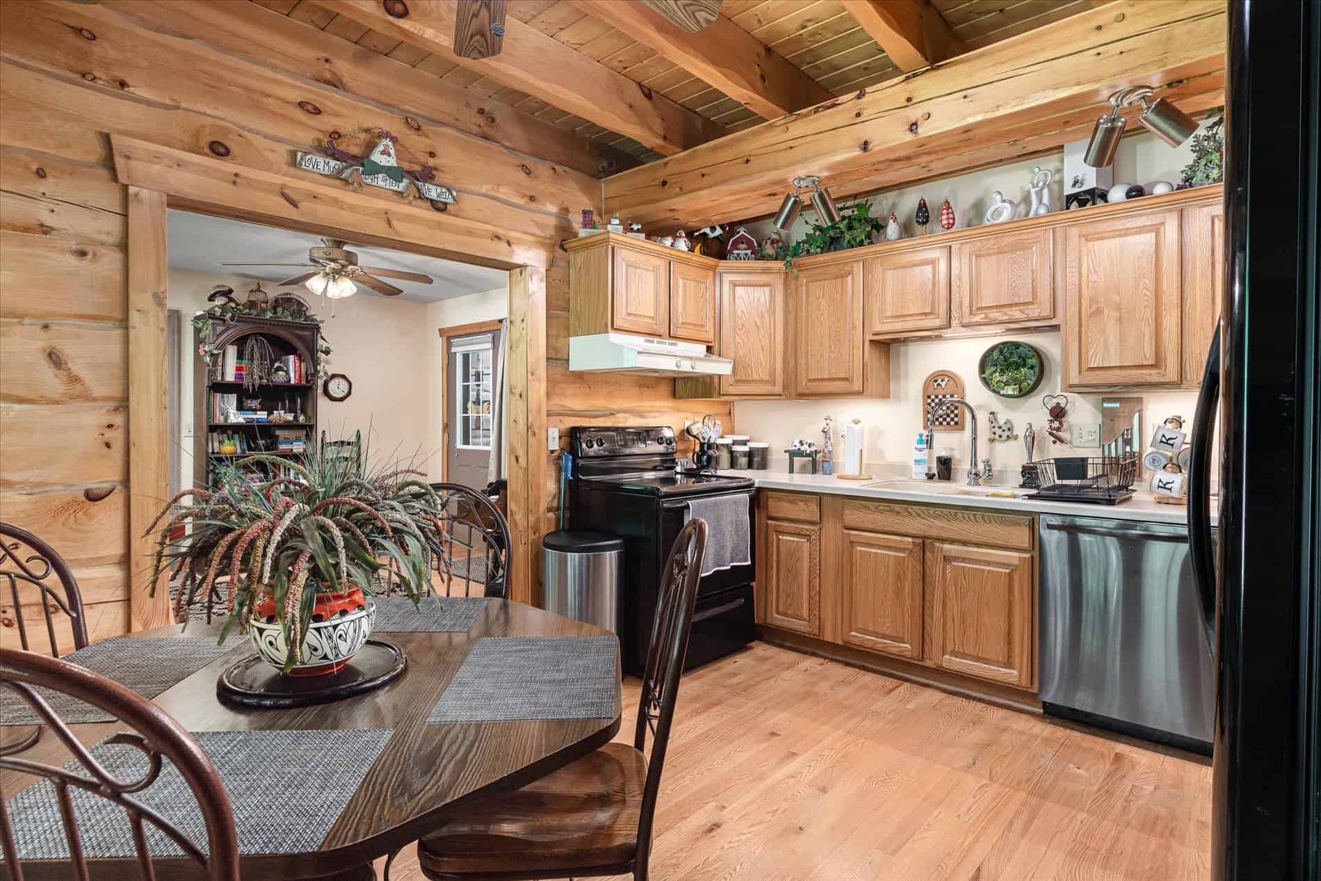 13.9 Wooded Acres, Log Home, SW Wisconsin Driftless Region For Sale