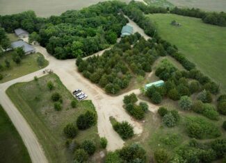 Established Kansas Outfitting Business with Lodge For Sale