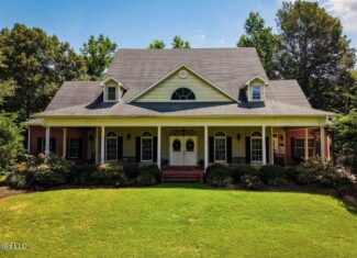 Luxury Country Estate on 70 Acres in Lawrence County