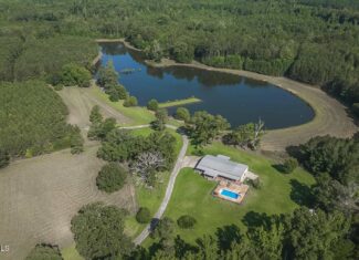 Trophy Bass Fishing and Hunting Property Starkville MS