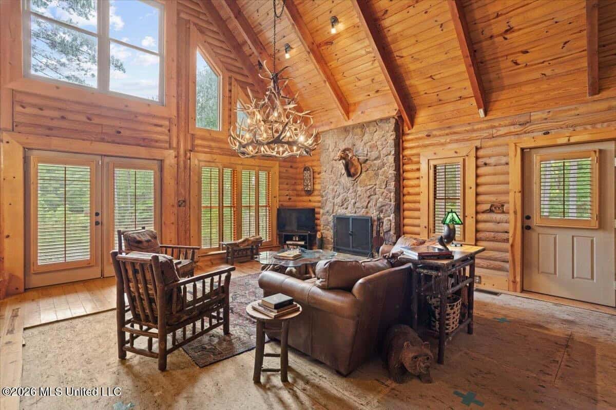 Log Cabin on 25 Acres with Ponds in Southwest MS