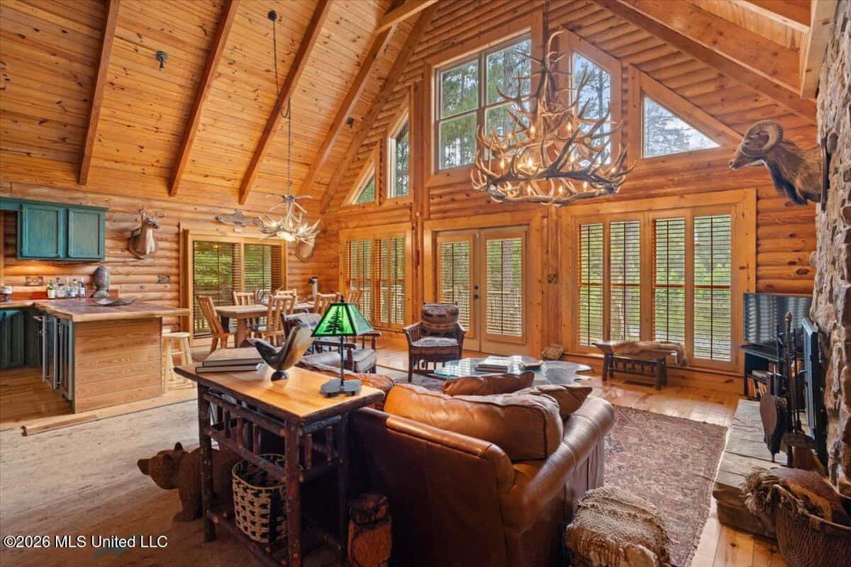 Log Cabin on 25 Acres with Ponds in Southwest MS
