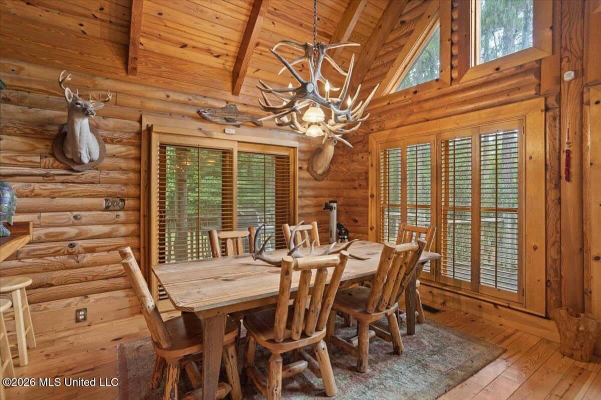 Log Cabin on 25 Acres with Ponds in Southwest MS