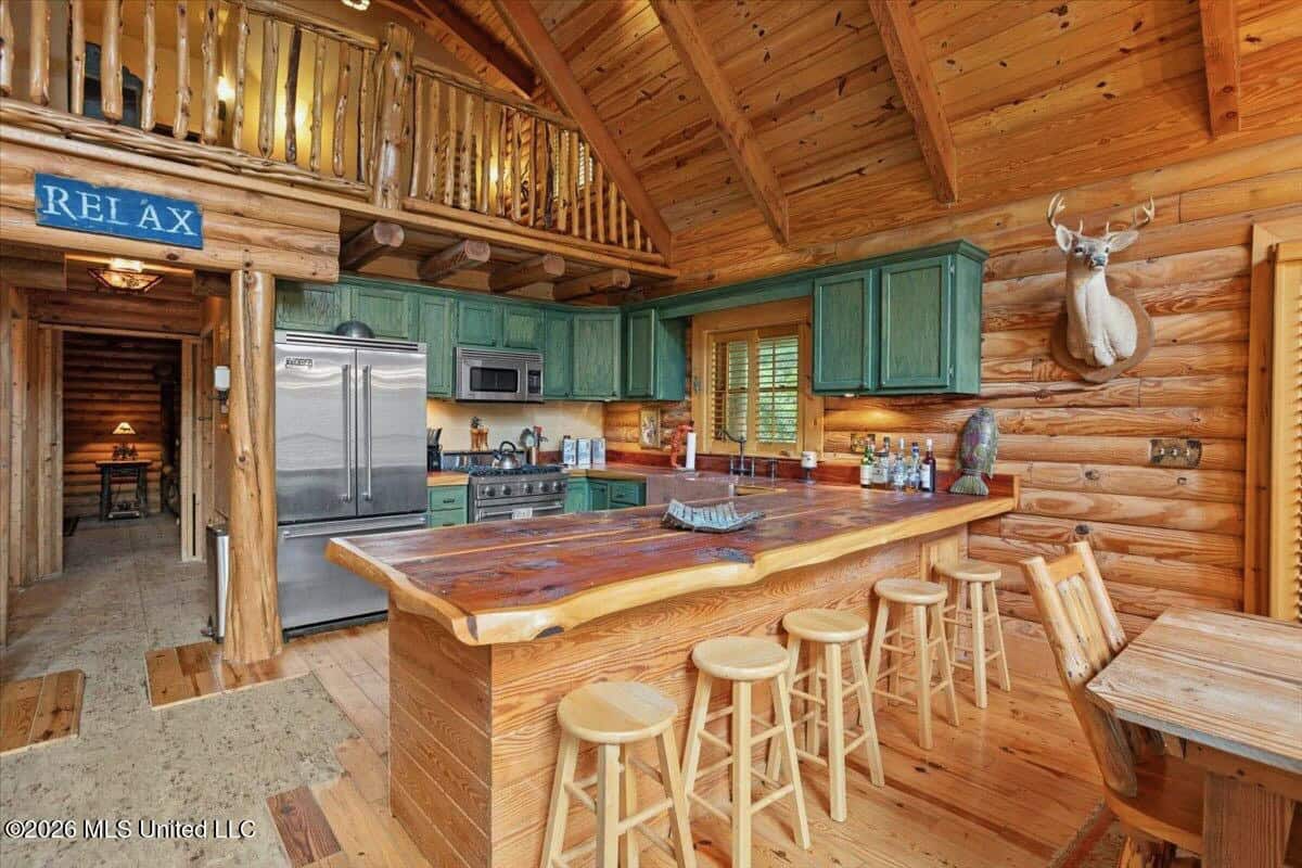 Log Cabin on 25 Acres with Ponds in Southwest MS