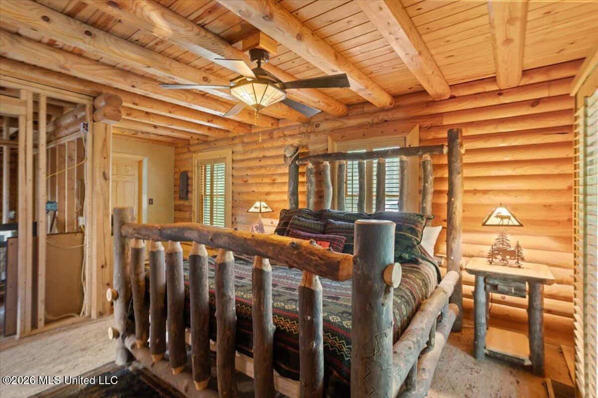 Log Cabin on 25 Acres with Ponds in Southwest MS