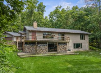 36 +/- Acres of Peaceful Living in Portage WI