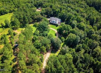Luxury Country Estate on 70 Acres in Lawrence County