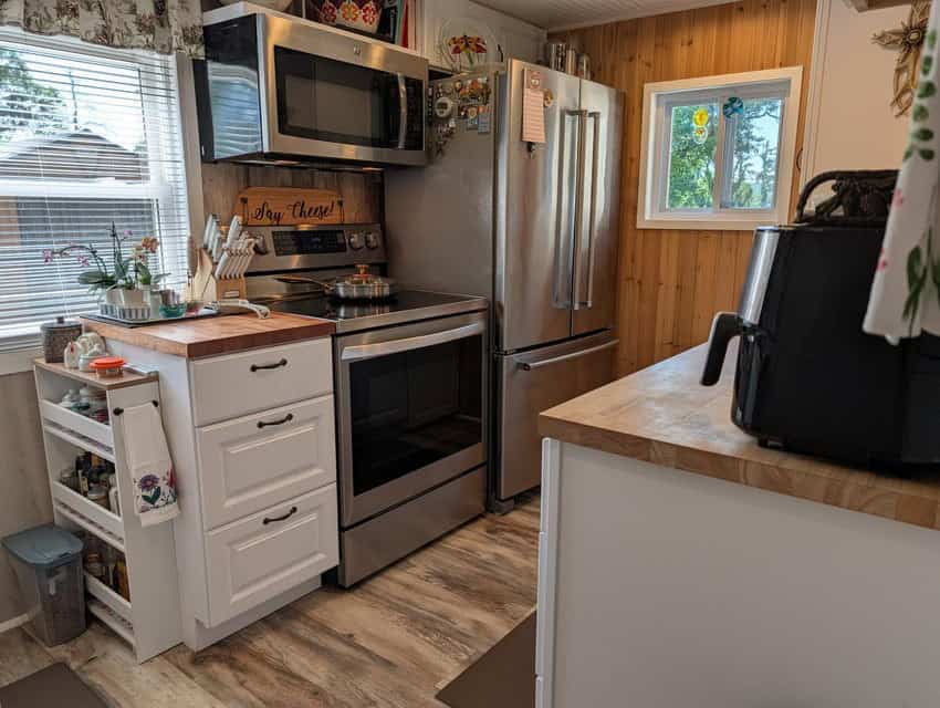 Updated Canada Creek Ranch Cabin on Three Lots Atlanta MI