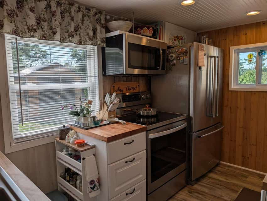 Updated Canada Creek Ranch Cabin on Three Lots Atlanta MI