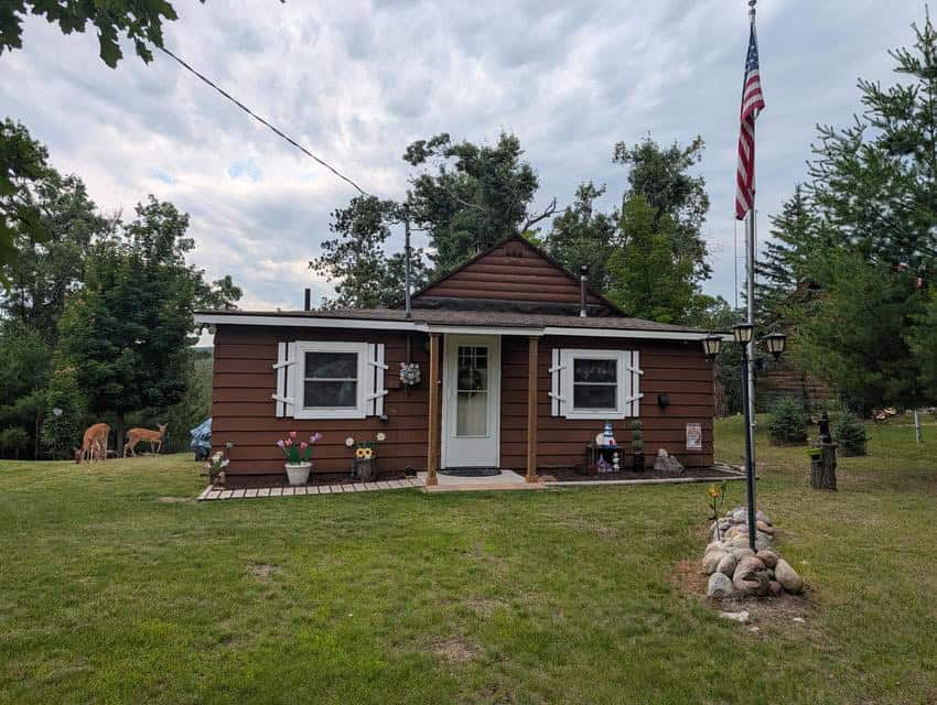 Updated Canada Creek Ranch Cabin on Three Lots Atlanta MI