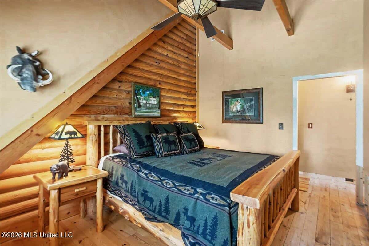 Log Cabin on 25 Acres with Ponds in Southwest MS