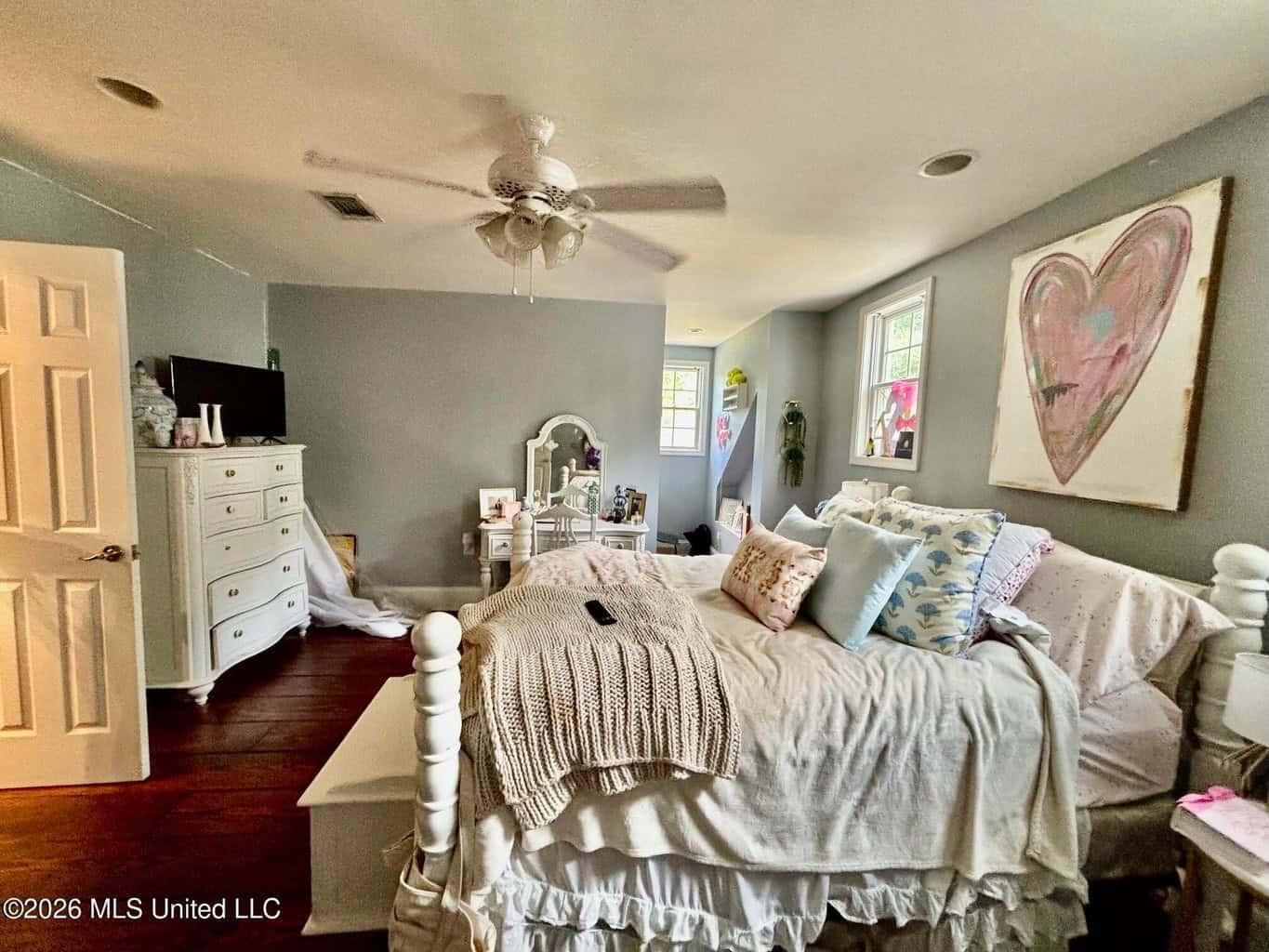 Luxury Country Estate on 70 Acres in Lawrence County