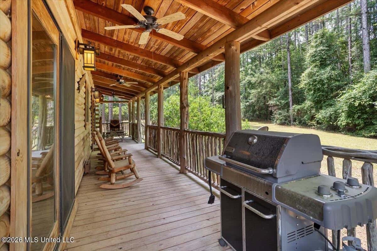 Log Cabin on 25 Acres with Ponds in Southwest MS