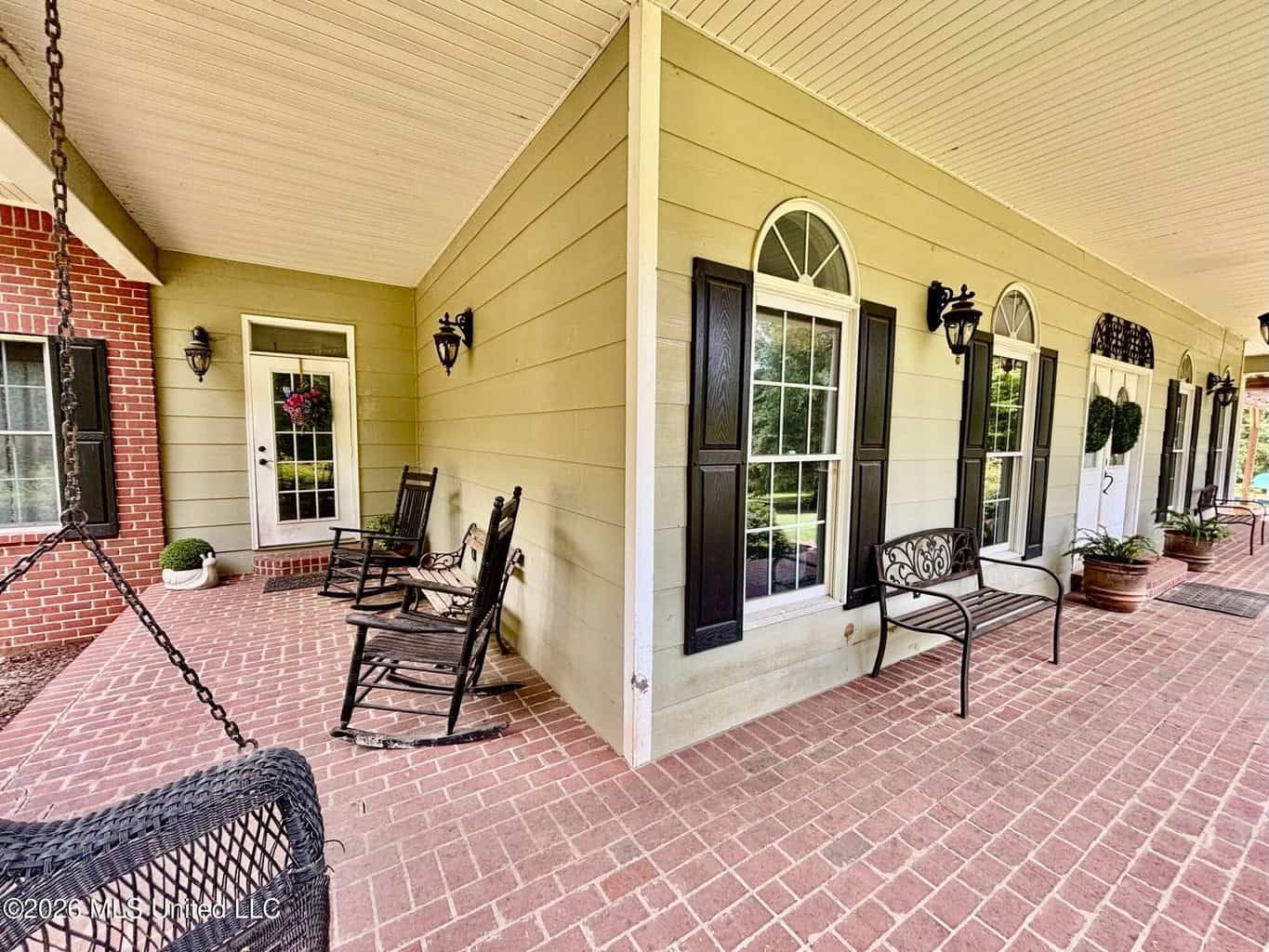 Luxury Country Estate on 70 Acres in Lawrence County
