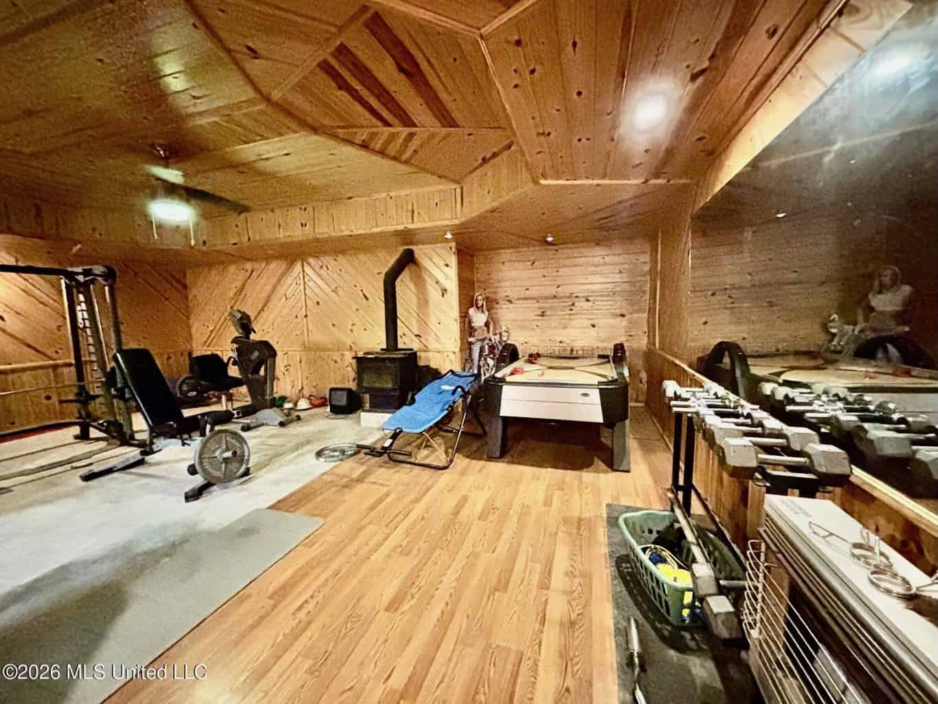 Luxury Country Estate on 70 Acres in Lawrence County