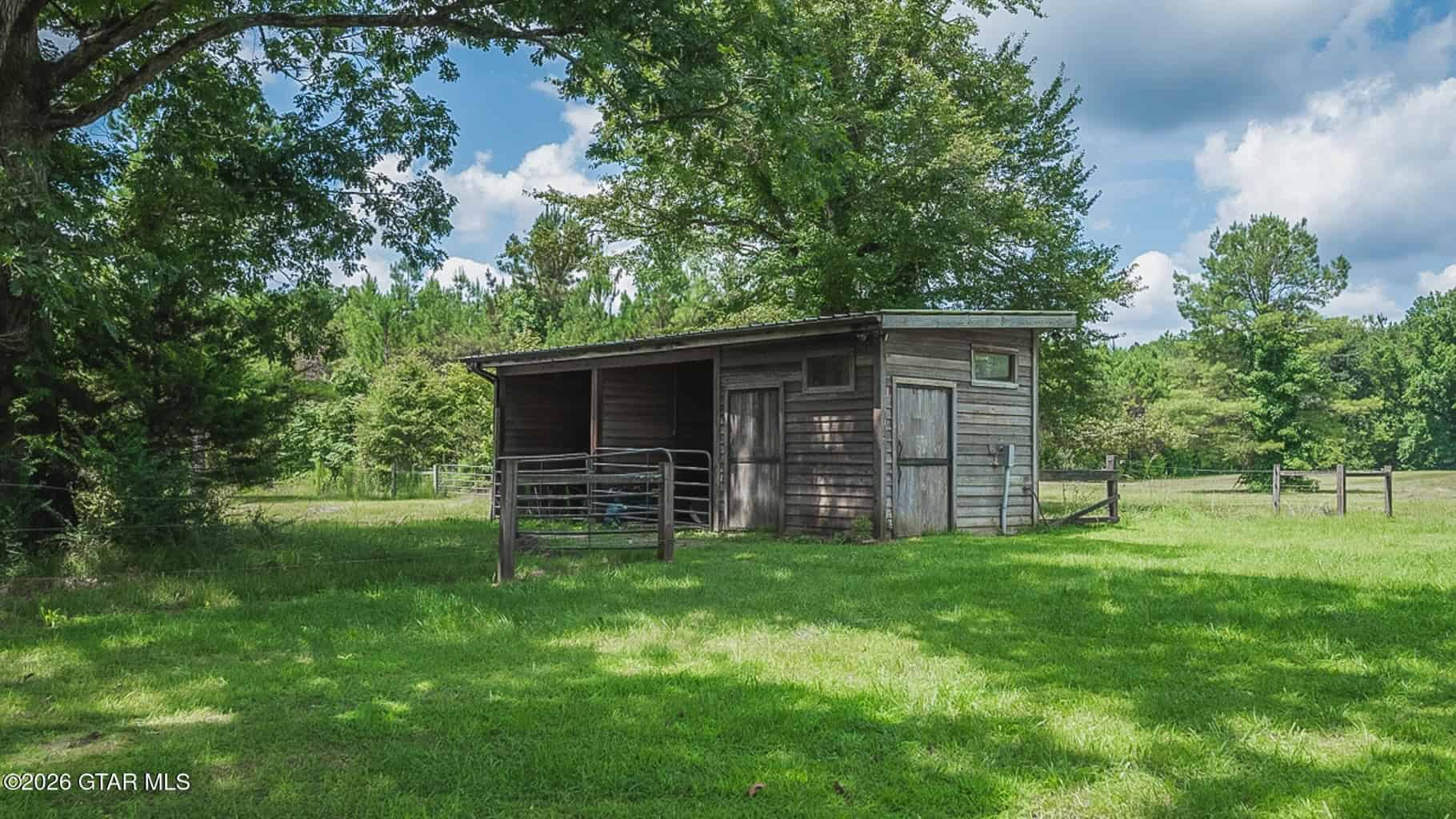 Trophy Bass Fishing and Hunting Property Starkville MS
